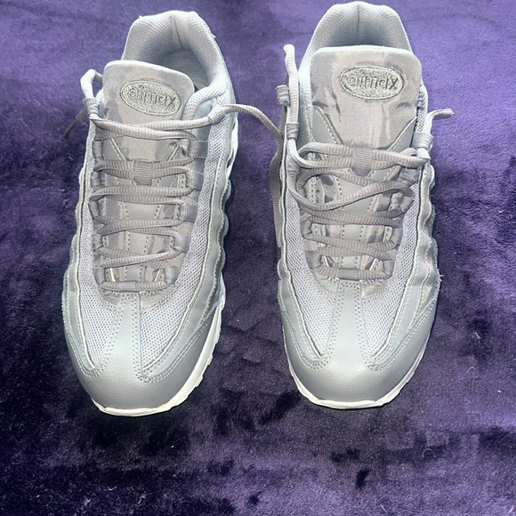 Nike Air Max 95 LE “GS” Gunsmoke